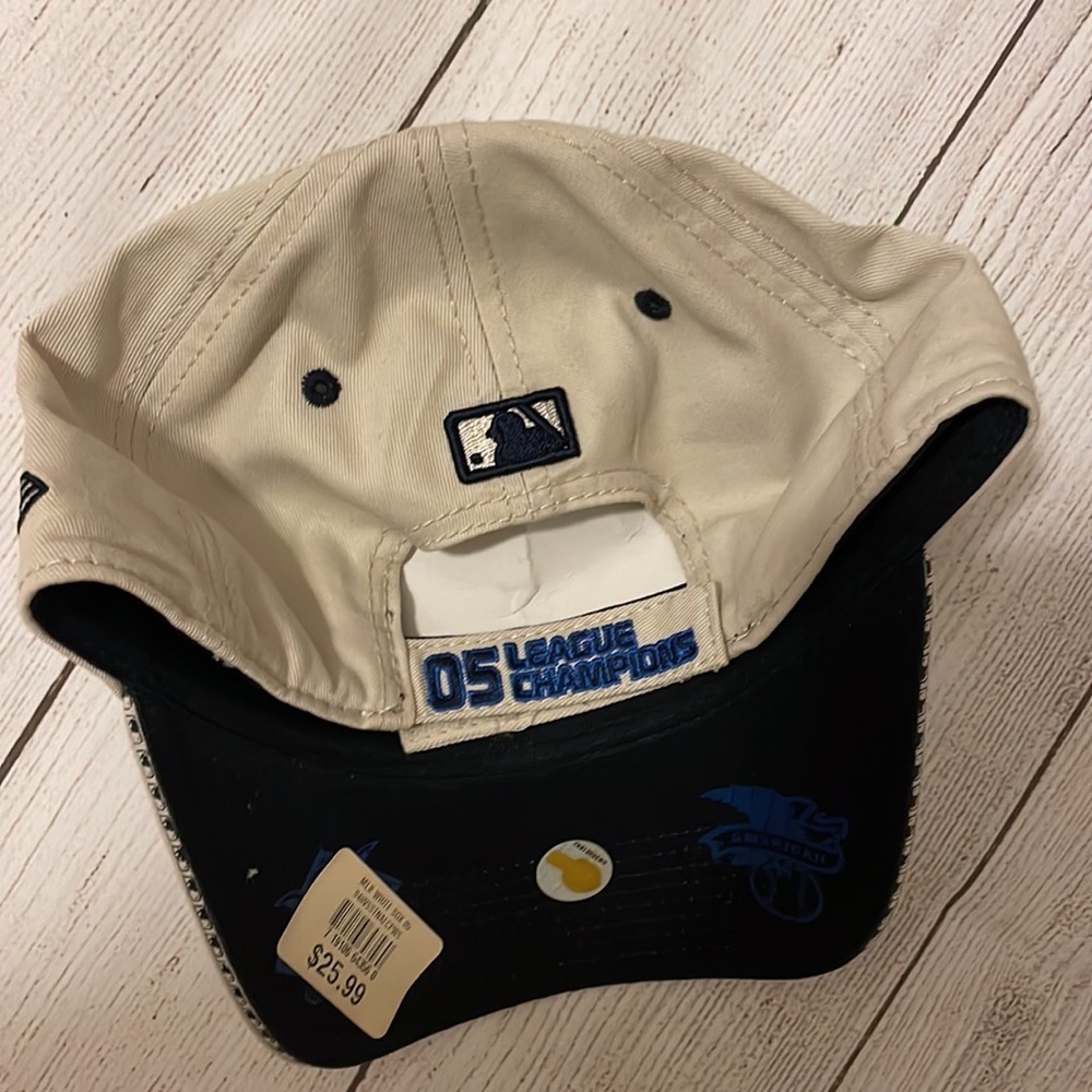 NWT Chicago White Sox 2005 World Series League Championship hat - Picture 3 of 3